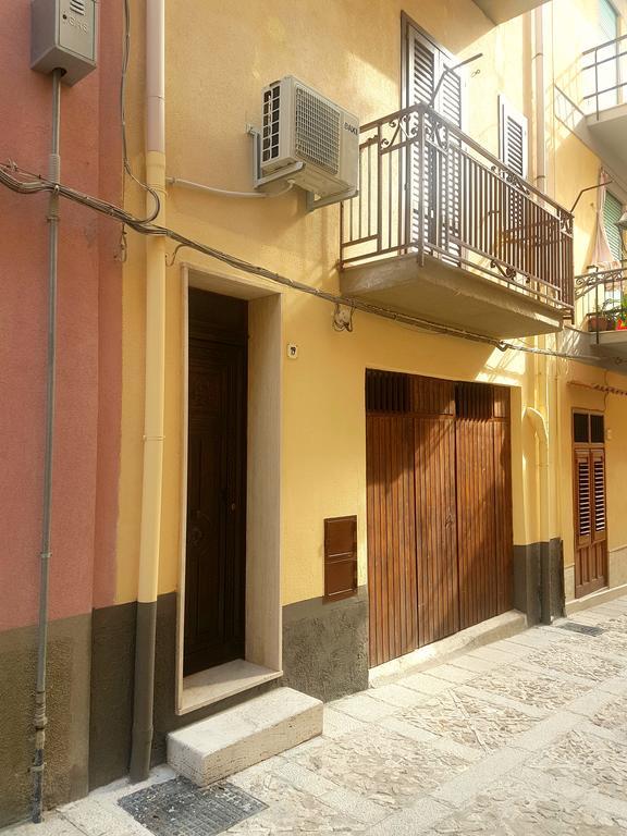 Casa Trio Apartments Castellammare del Golfo Bagian luar foto